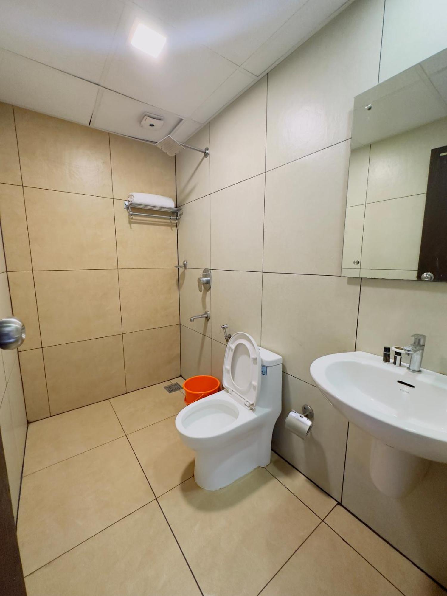 Hotel Lets Stay Kochi Luaran gambar