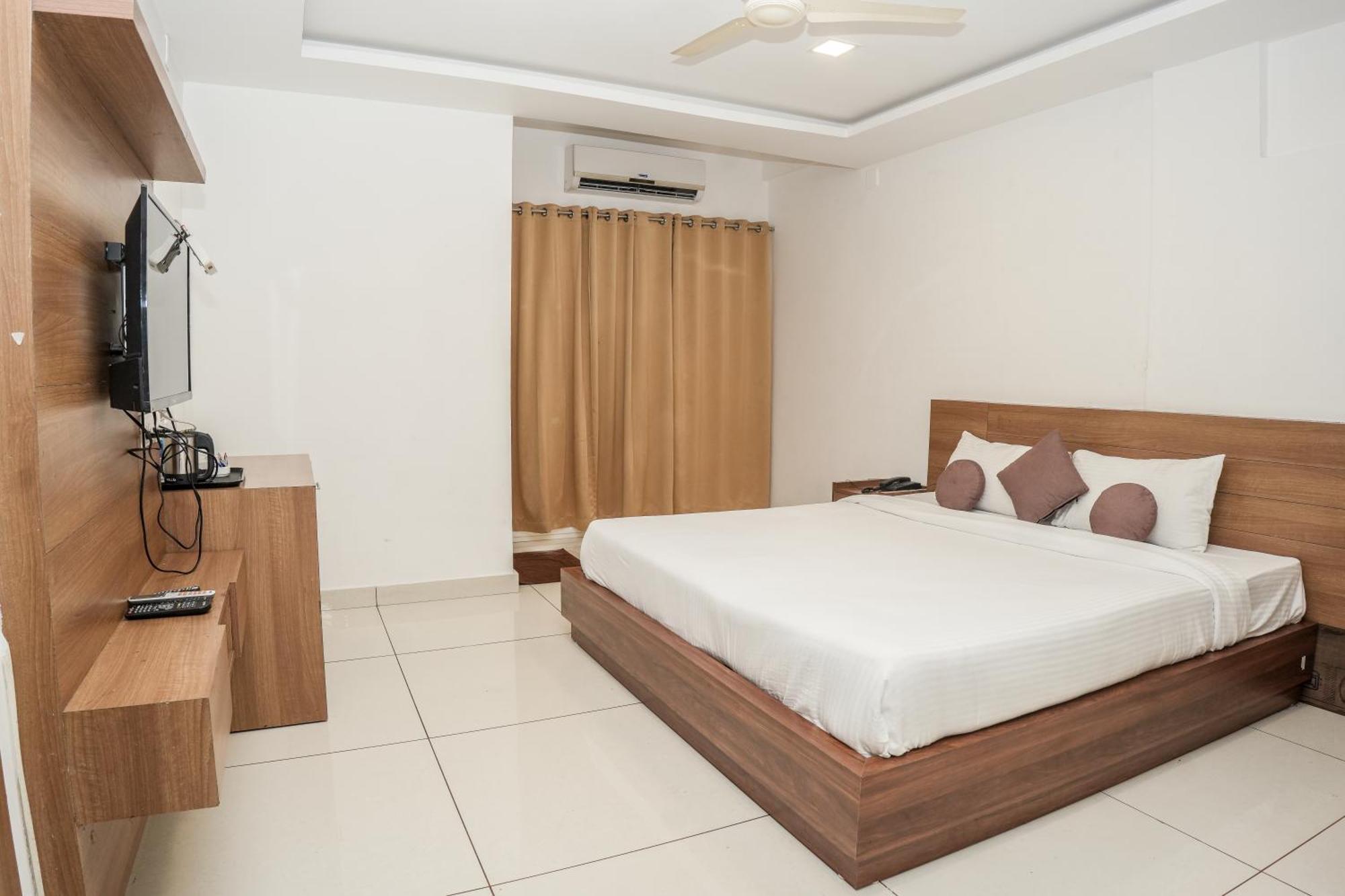 Hotel Lets Stay Kochi Luaran gambar