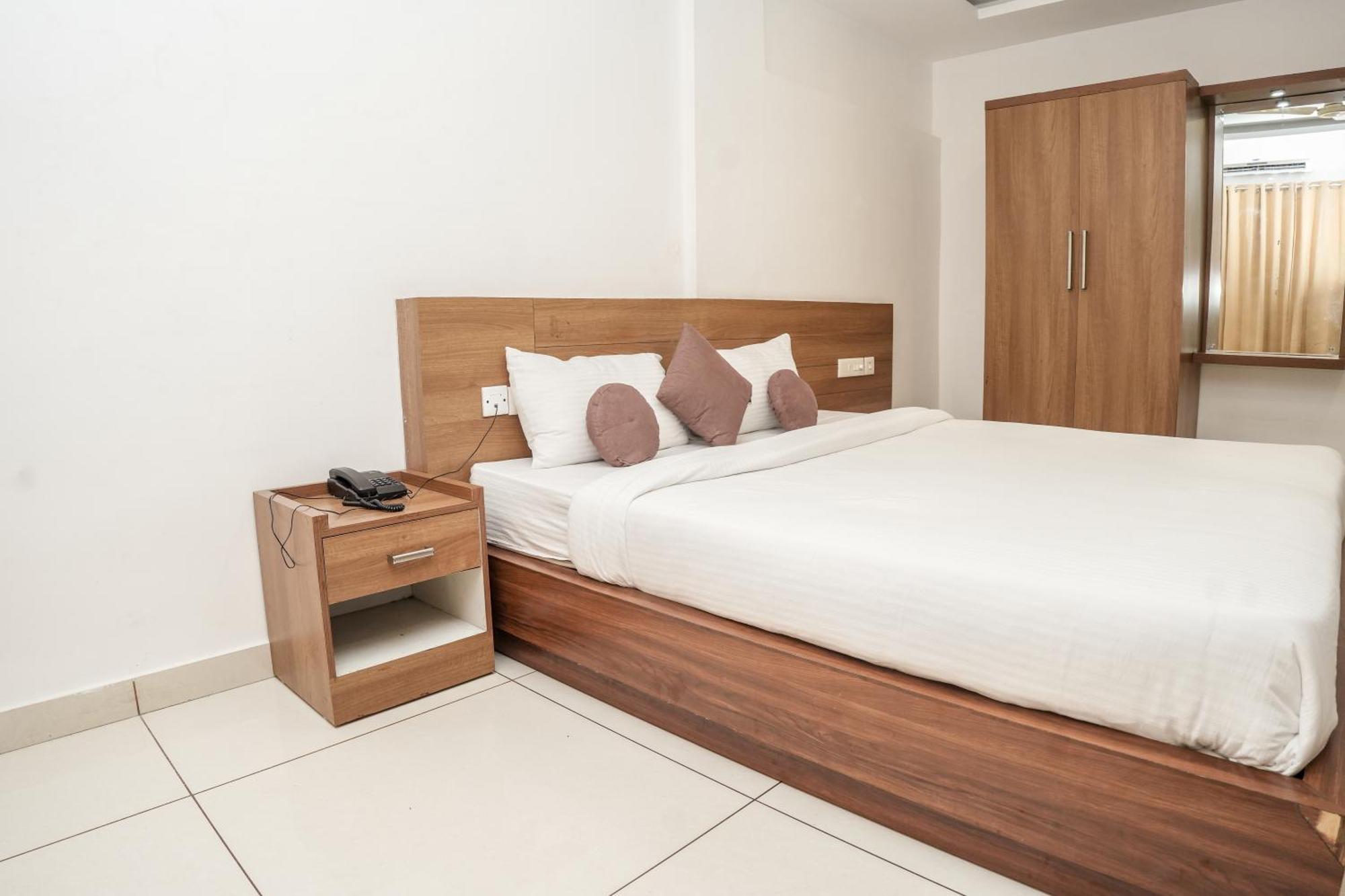 Hotel Lets Stay Kochi Luaran gambar